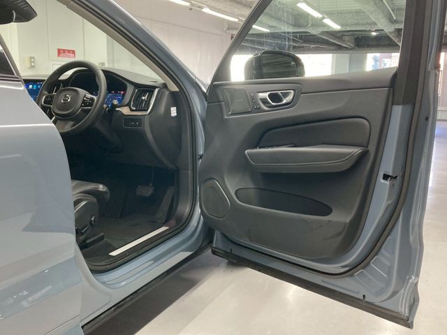 VOLVO XC60 2023 Image 31