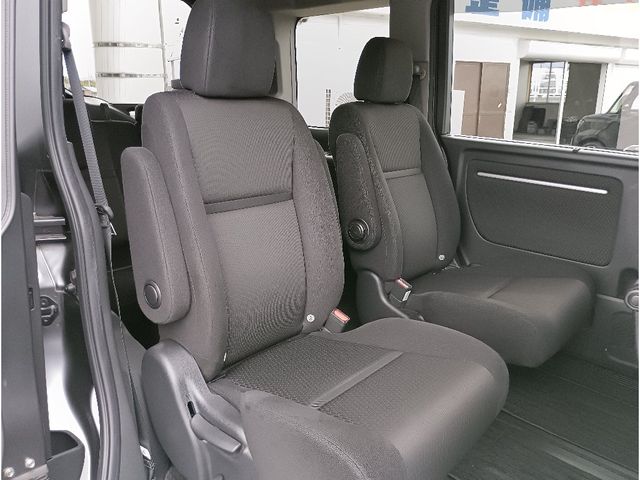 HONDA STEPWAGON E:HEV SPAD 2021 Image 31