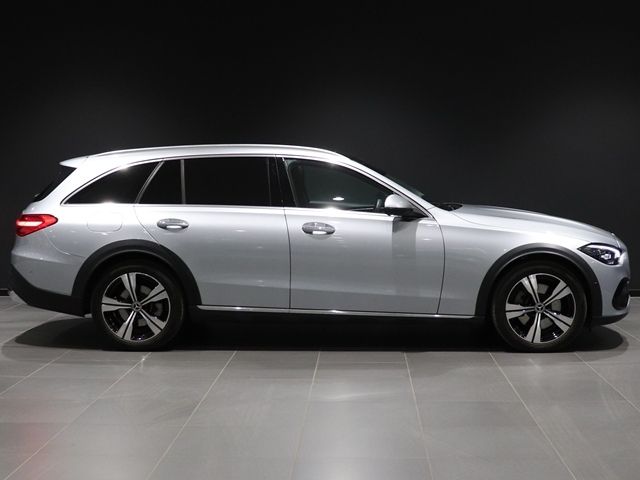 MERCEDES BENZ C CLAS 2023 Image 31