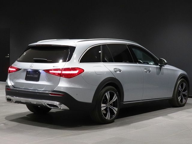 MERCEDES BENZ C CLAS 2023 Image 31