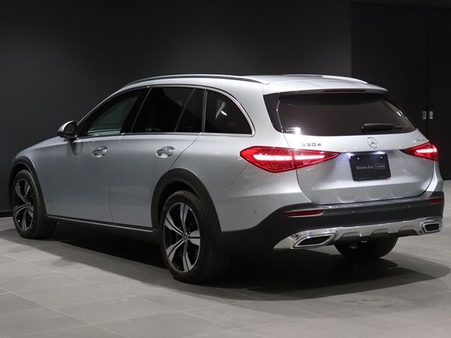 MERCEDES BENZ C CLAS 2023 Image 31