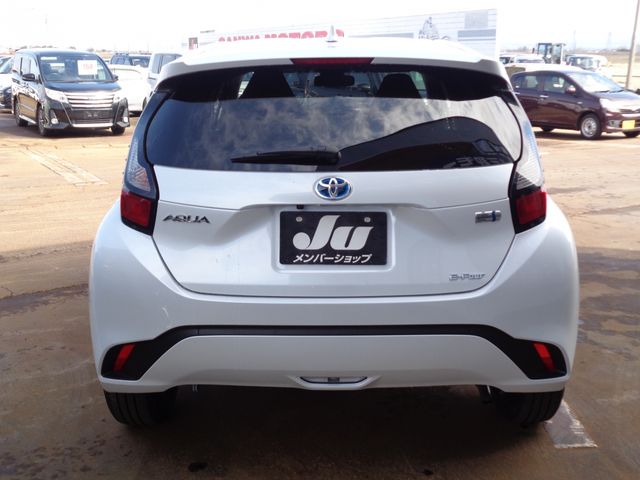 TOYOTA AQUA 2022 Image 31