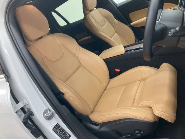 VOLVO V60 2025 Image 31