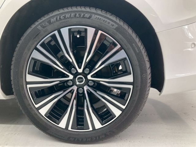 VOLVO V60 2025 Image 31