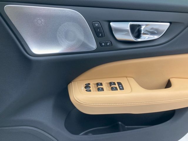 VOLVO V60 2025 Image 31