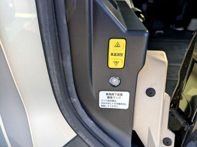 TOYOTA SIENTA 2016 Image 31