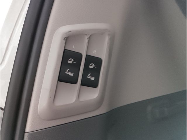 TOYOTA LANDCRUISER PRADO 2012 Image 31