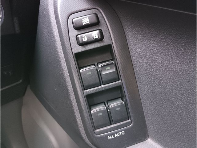 TOYOTA LANDCRUISER PRADO 2012 Image 31