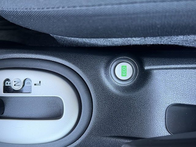 NISSAN NOTE 2015 Image 31