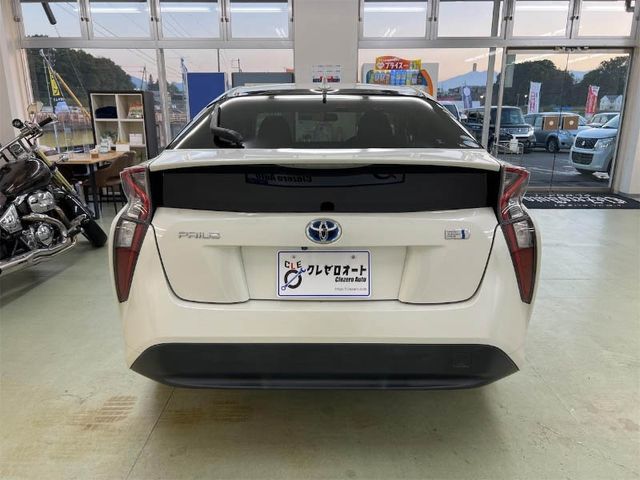 TOYOTA PRIUS 2018 Image 31