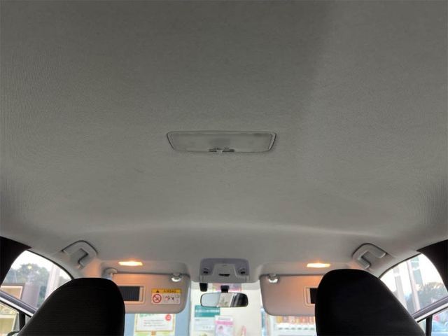 TOYOTA PRIUS 2018 Image 31