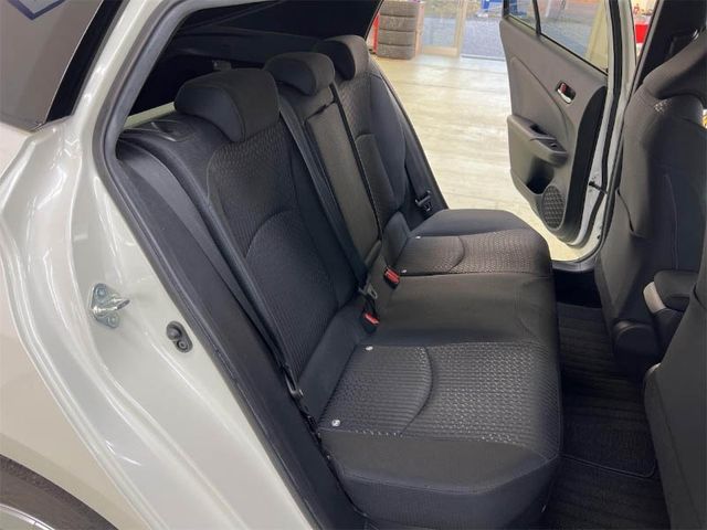 TOYOTA PRIUS 2018 Image 31