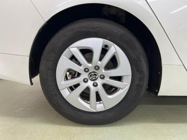 TOYOTA PRIUS 2018 Image 31