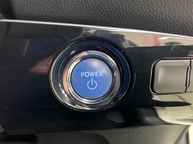 TOYOTA PRIUS 2018 Image 31