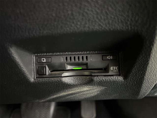 TOYOTA PRIUS 2018 Image 31