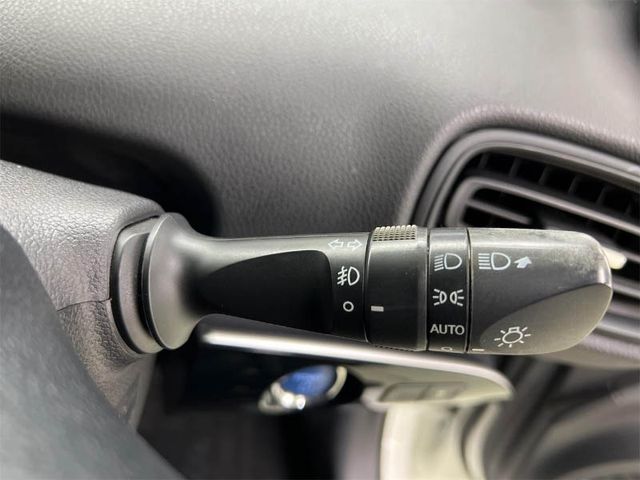 TOYOTA PRIUS 2018 Image 31