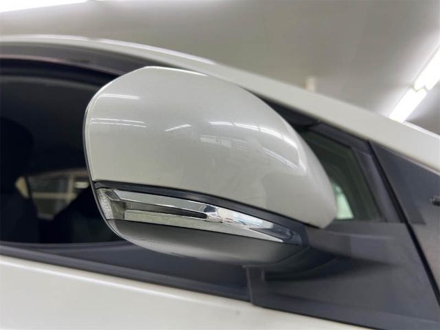 TOYOTA PRIUS 2018 Image 31