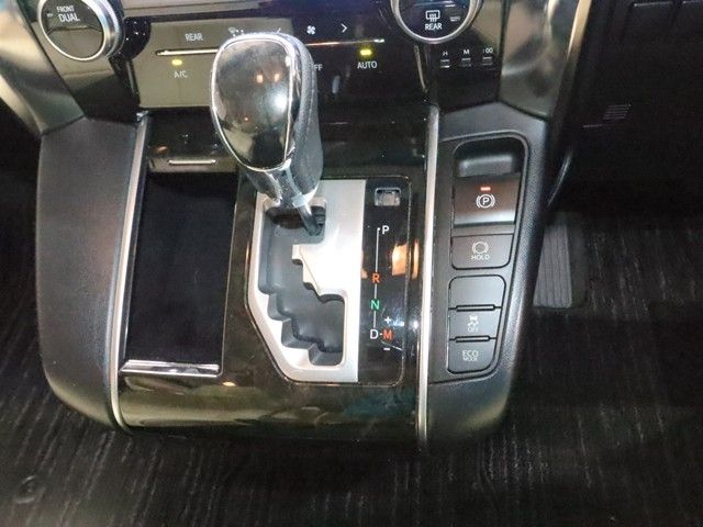 TOYOTA ALPHARD 2015 Image 31