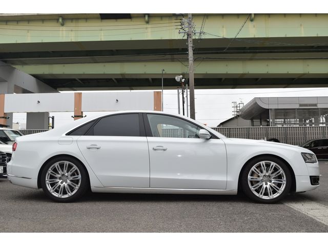 AUDI A8 2014 Image 31