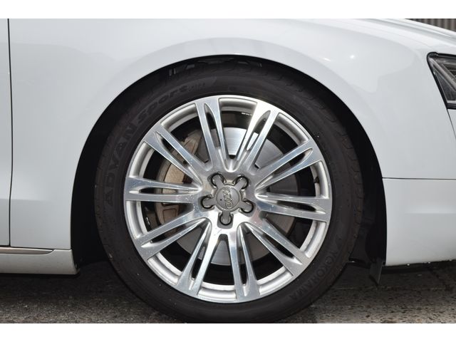 AUDI A8 2014 Image 31