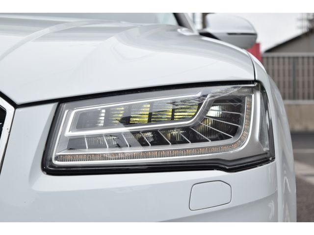 AUDI A8 2014 Image 31
