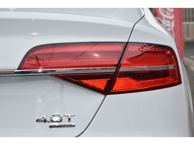 AUDI A8 2014 Image 31