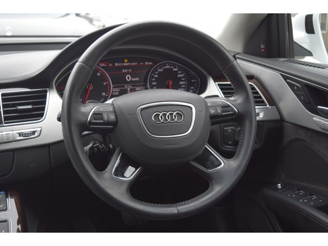 AUDI A8 2014 Image 31