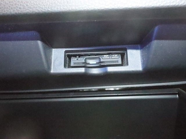 TOYOTA HARRIER 2WD 2017 Image 31