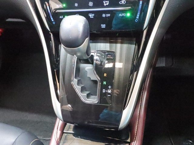 TOYOTA HARRIER 2WD 2017 Image 31