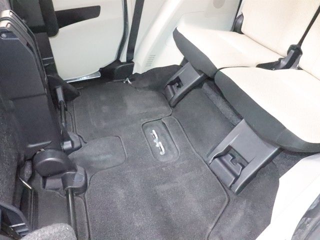 TOYOTA SIENTA 2018 Image 31