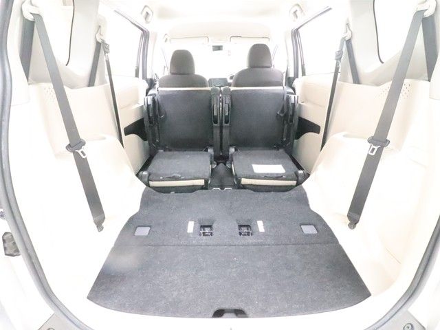 TOYOTA SIENTA 2018 Image 31