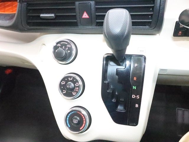 TOYOTA SIENTA 2018 Image 31