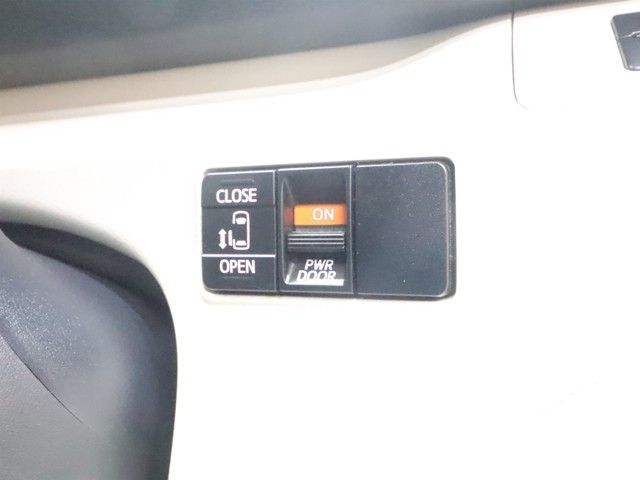 TOYOTA SIENTA 2018 Image 31