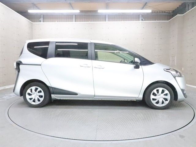 TOYOTA SIENTA 2018 Image 31