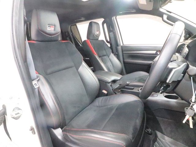 TOYOTA HILUX 4WD 2023 Image 31