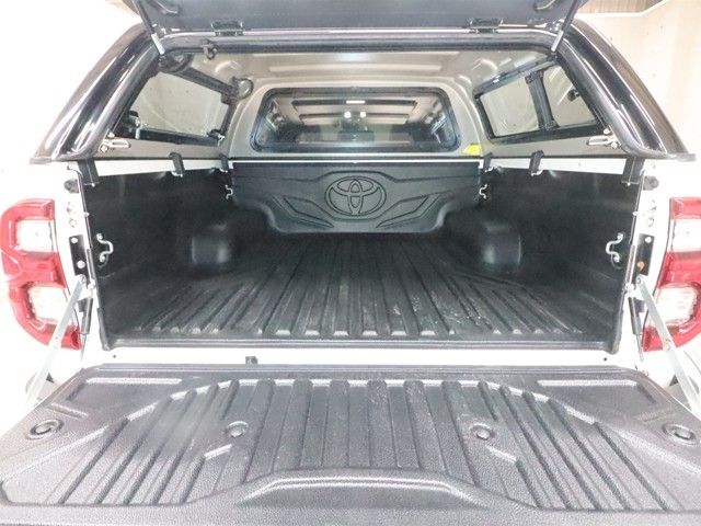 TOYOTA HILUX 4WD 2023 Image 31