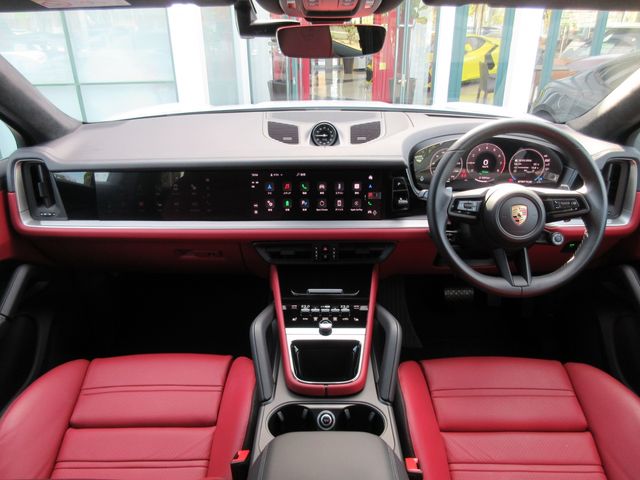 PORSCHE CAYENNE COUP 2024 Image 31