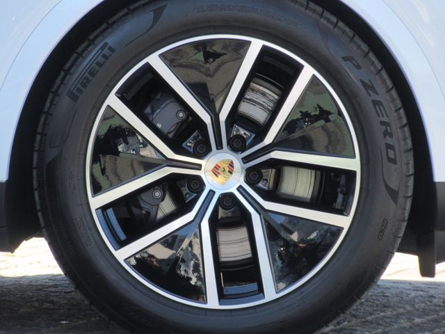 PORSCHE CAYENNE COUP 2024 Image 31