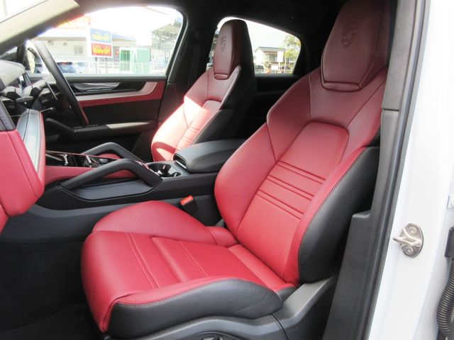 PORSCHE CAYENNE COUP 2024 Image 31