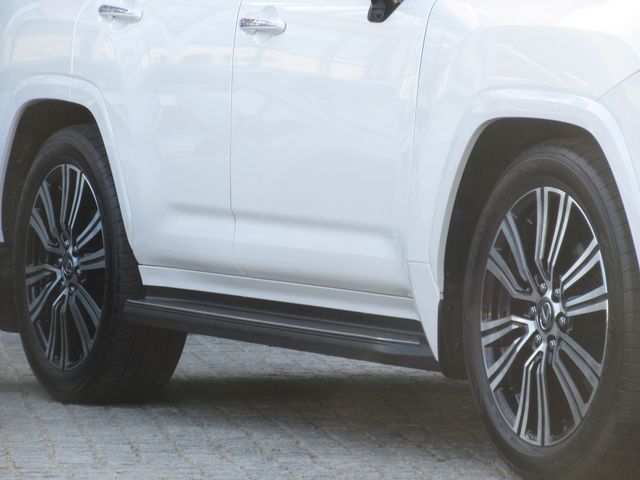 TOYOTA LEXUS LX600 2024 Image 31