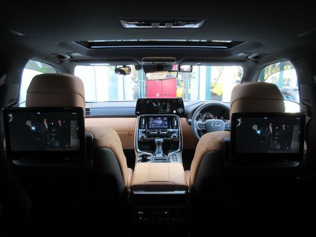 TOYOTA LEXUS LX600 2024 Image 31
