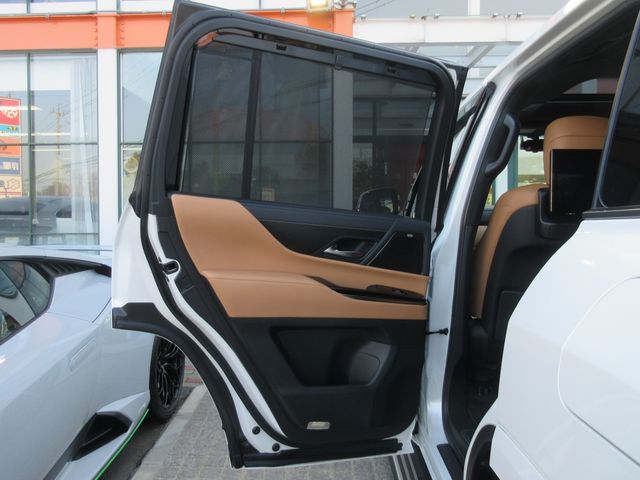 TOYOTA LEXUS LX600 2024 Image 31