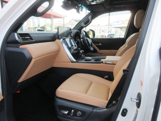 TOYOTA LEXUS LX600 2024 Image 31