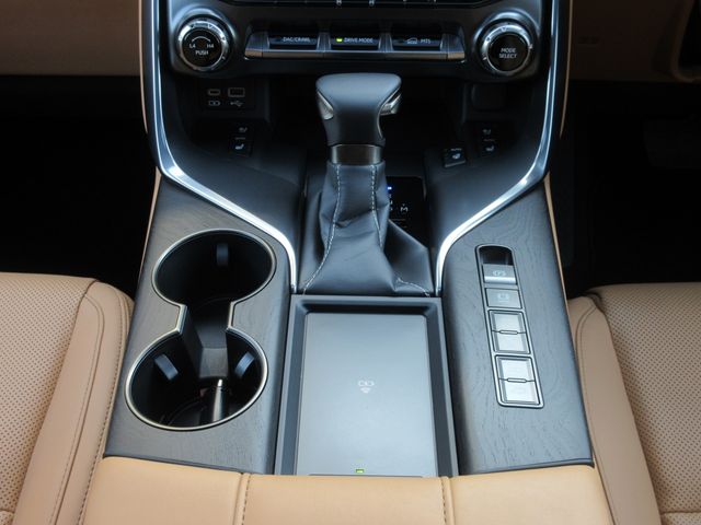 TOYOTA LEXUS LX600 2024 Image 31