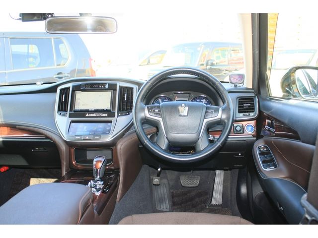 TOYOTA CROWN SEDAN HYBRID 2013 Image 31