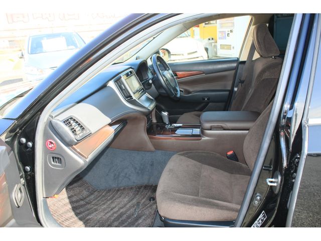 TOYOTA CROWN SEDAN HYBRID 2013 Image 31