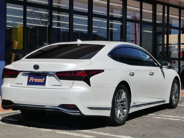 TOYOTA LEXUS LS500H 2021 Image 31