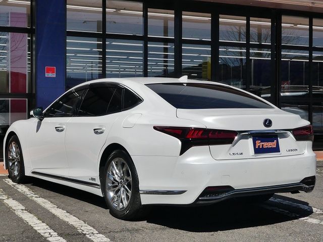 TOYOTA LEXUS LS500H 2021 Image 31