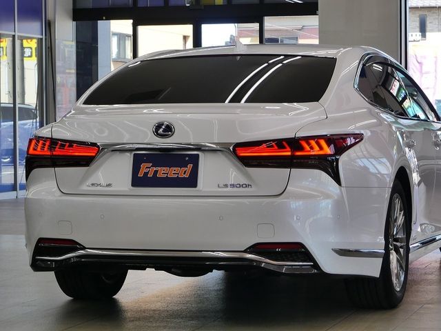 TOYOTA LEXUS LS500H 2021 Image 31