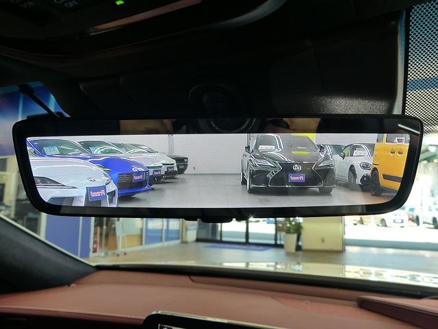 TOYOTA LEXUS LS500H 2021 Image 31